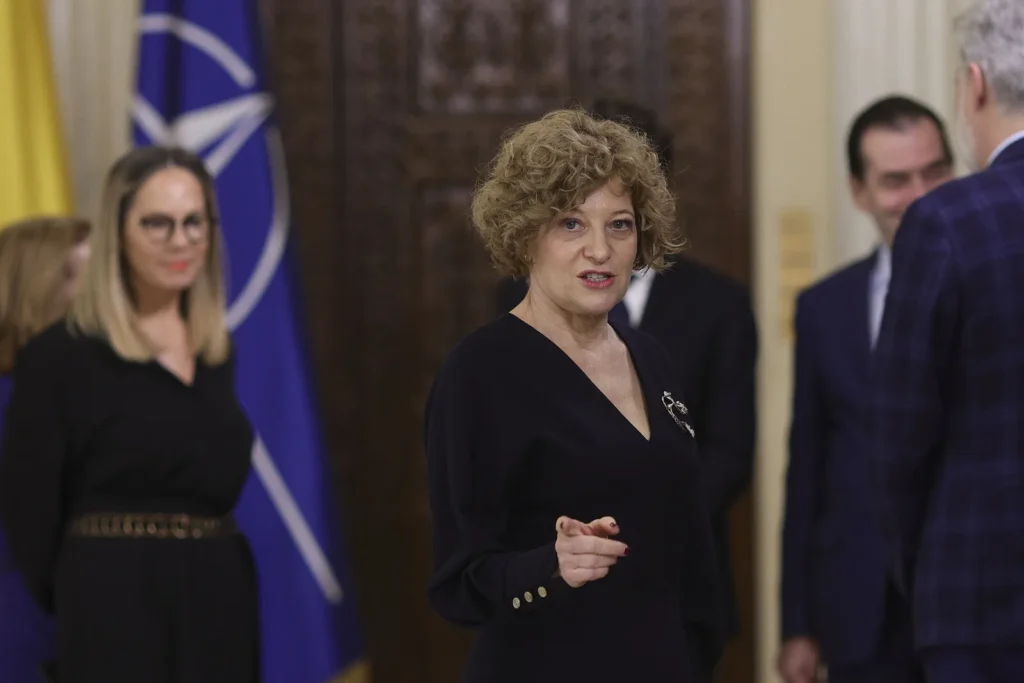 oana-gheorghiu_BoXAj-1