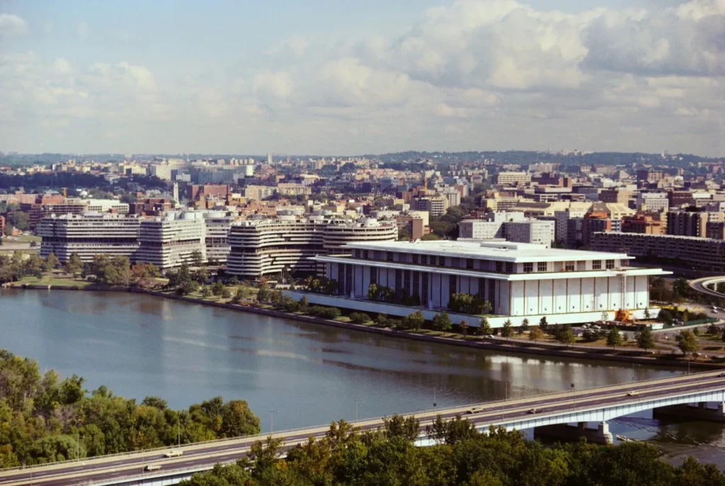 centrul-kennedy-cladirea-watergate-washington-dc_EG48c