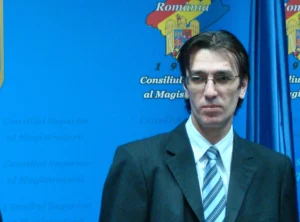 media-143318693091296200