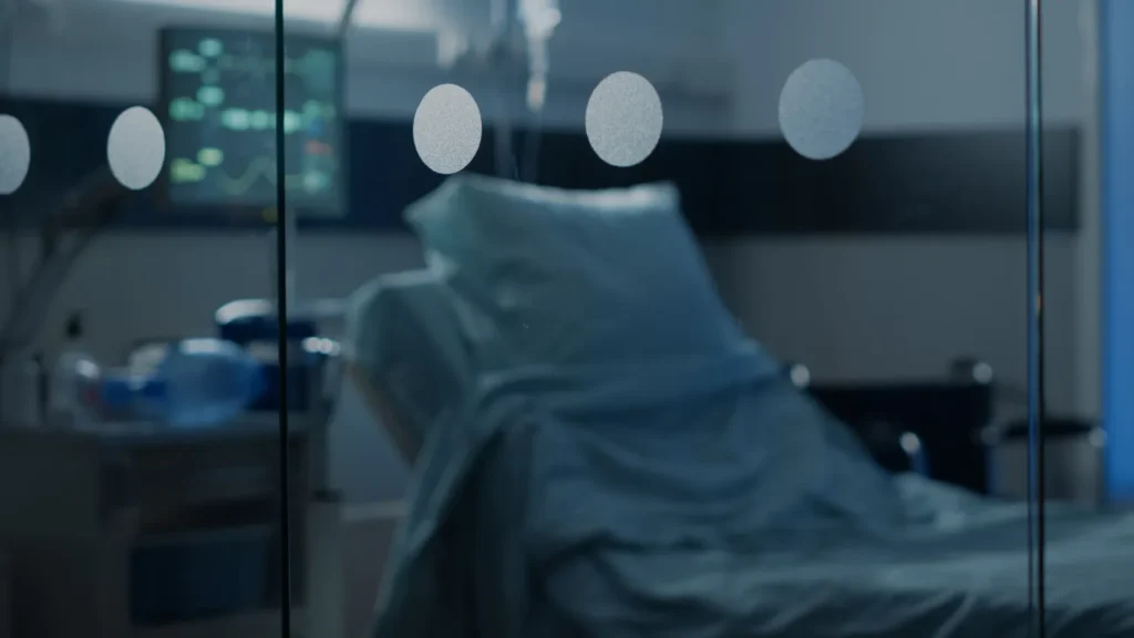 pat-spital-gol_fQBuH