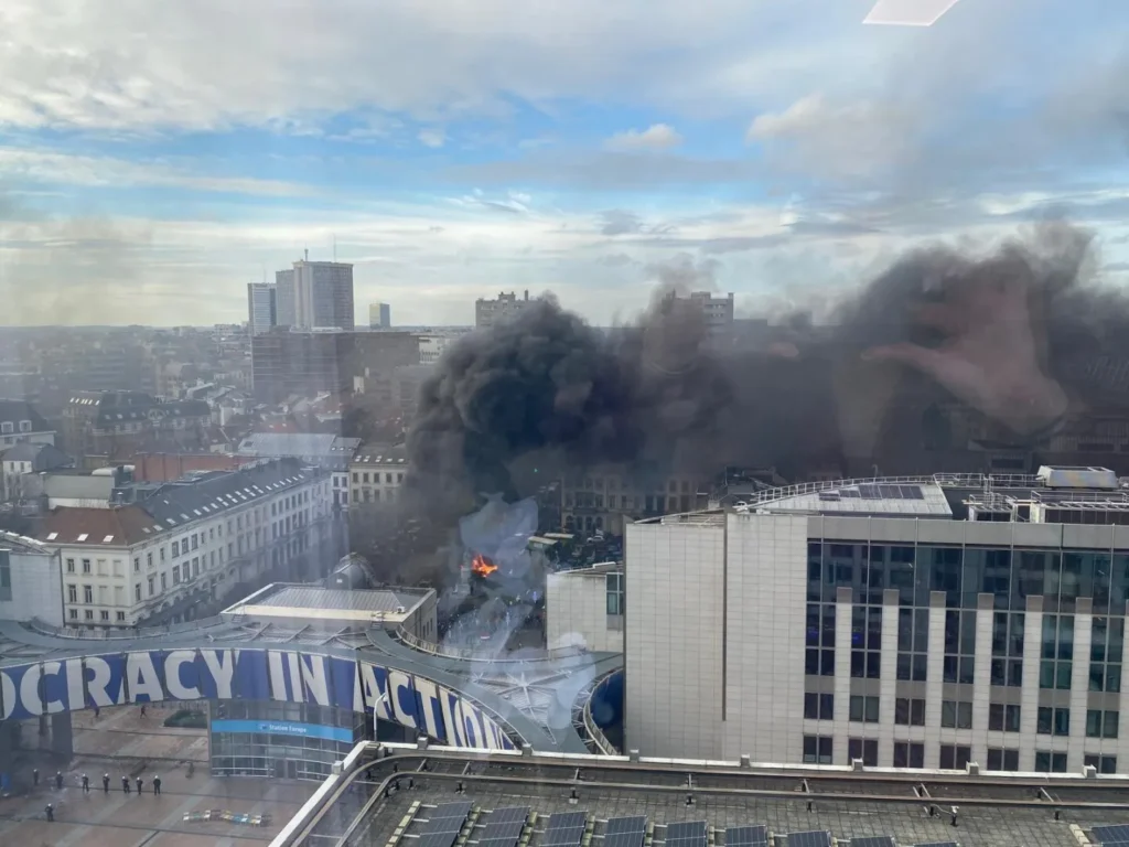 protest-fermieri-bruxelles_YTMvQ