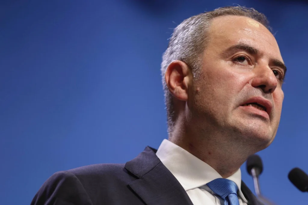 media-175508645569840400