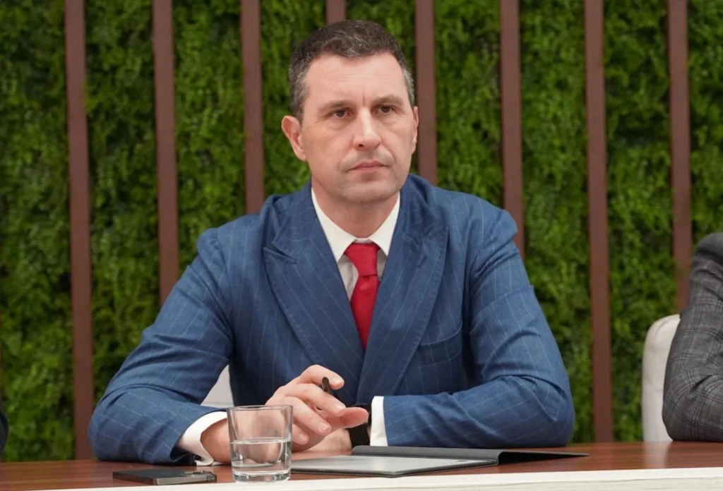 media-173931088111608400