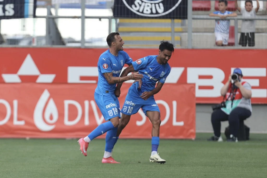 media-175235043233868800