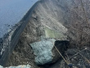 alunecare-de-teren-campina_3GV1l