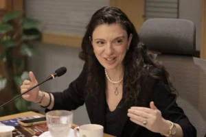 clara-volintiru_rIoGI