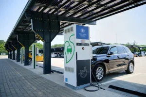 fabrica-philip-morris-otopeni-panouri-solare-incarcare-masini-electrice_b5ugH