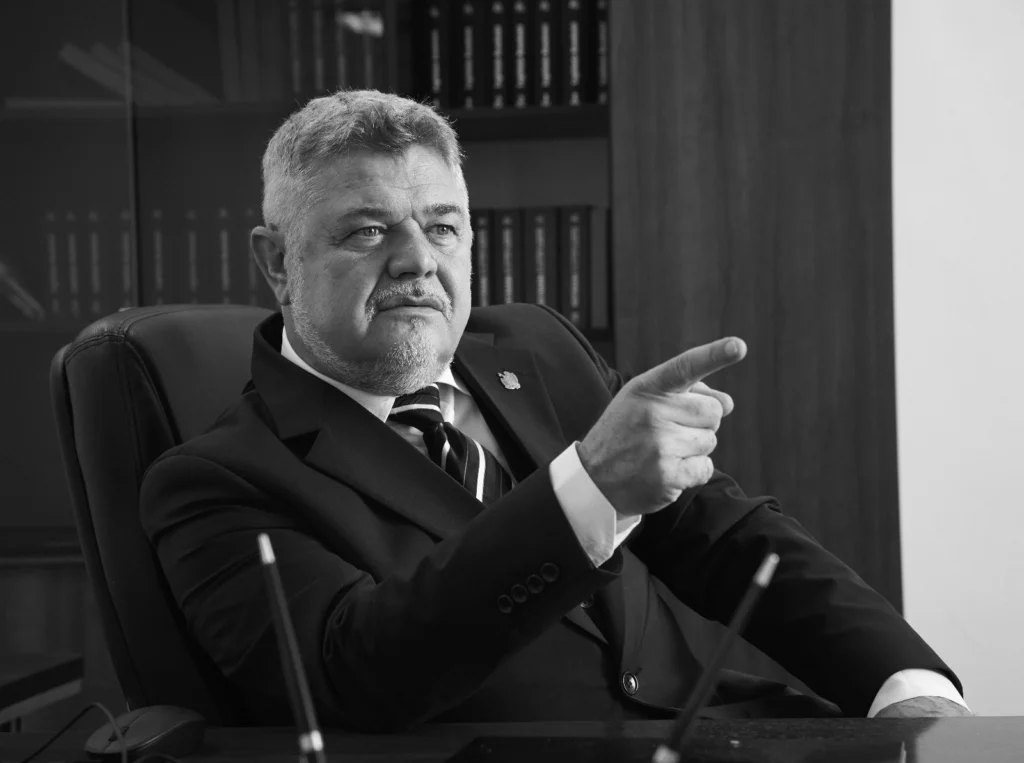 media-174915082277240300