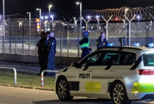 politie-aeroport-oslo_X24zz