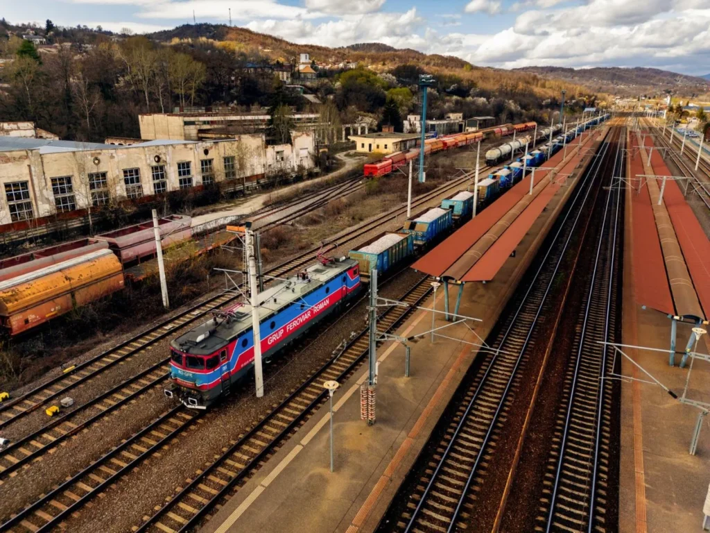 tren-trenuri-line-de-cale-ferata_T9j66